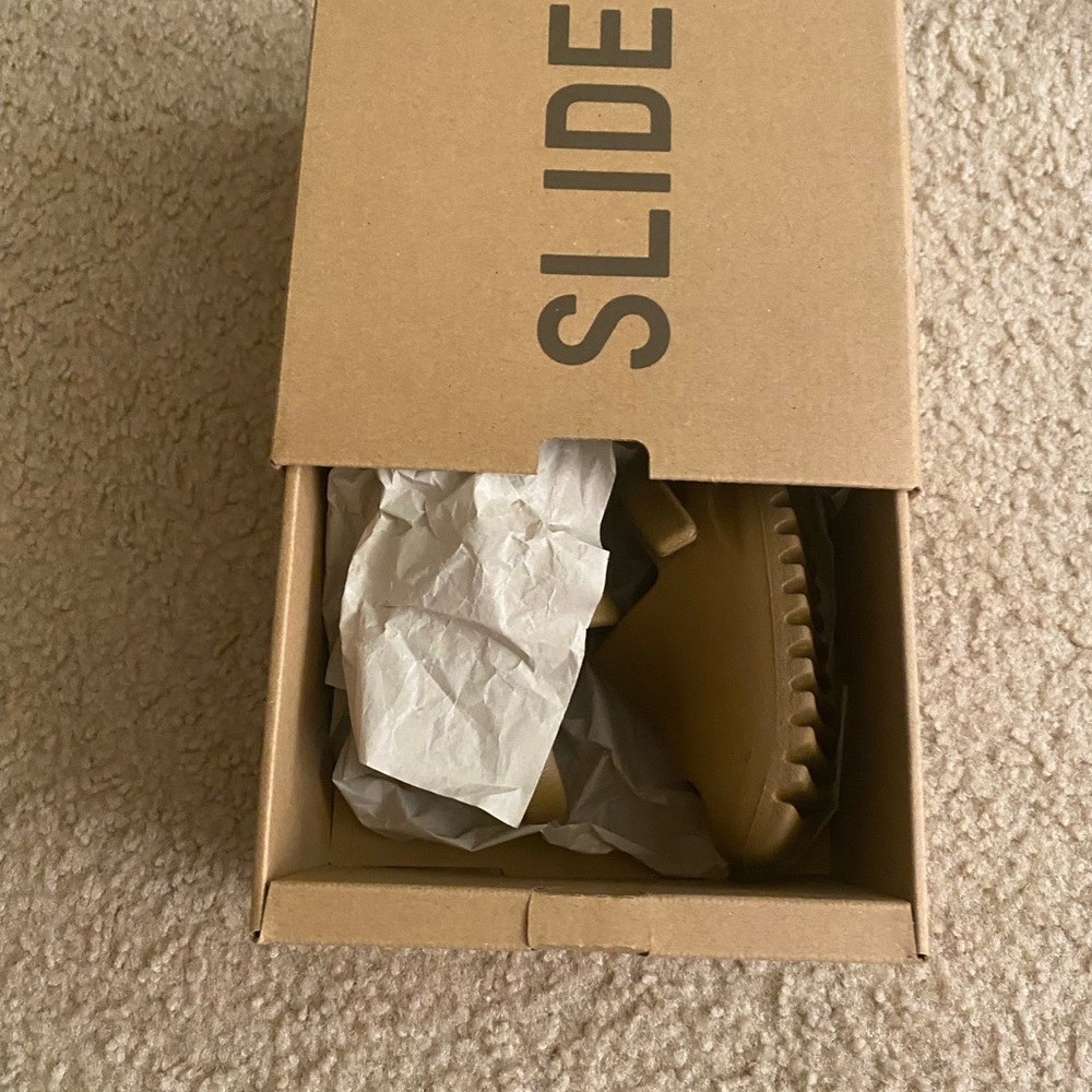 Yeezy slide infanta